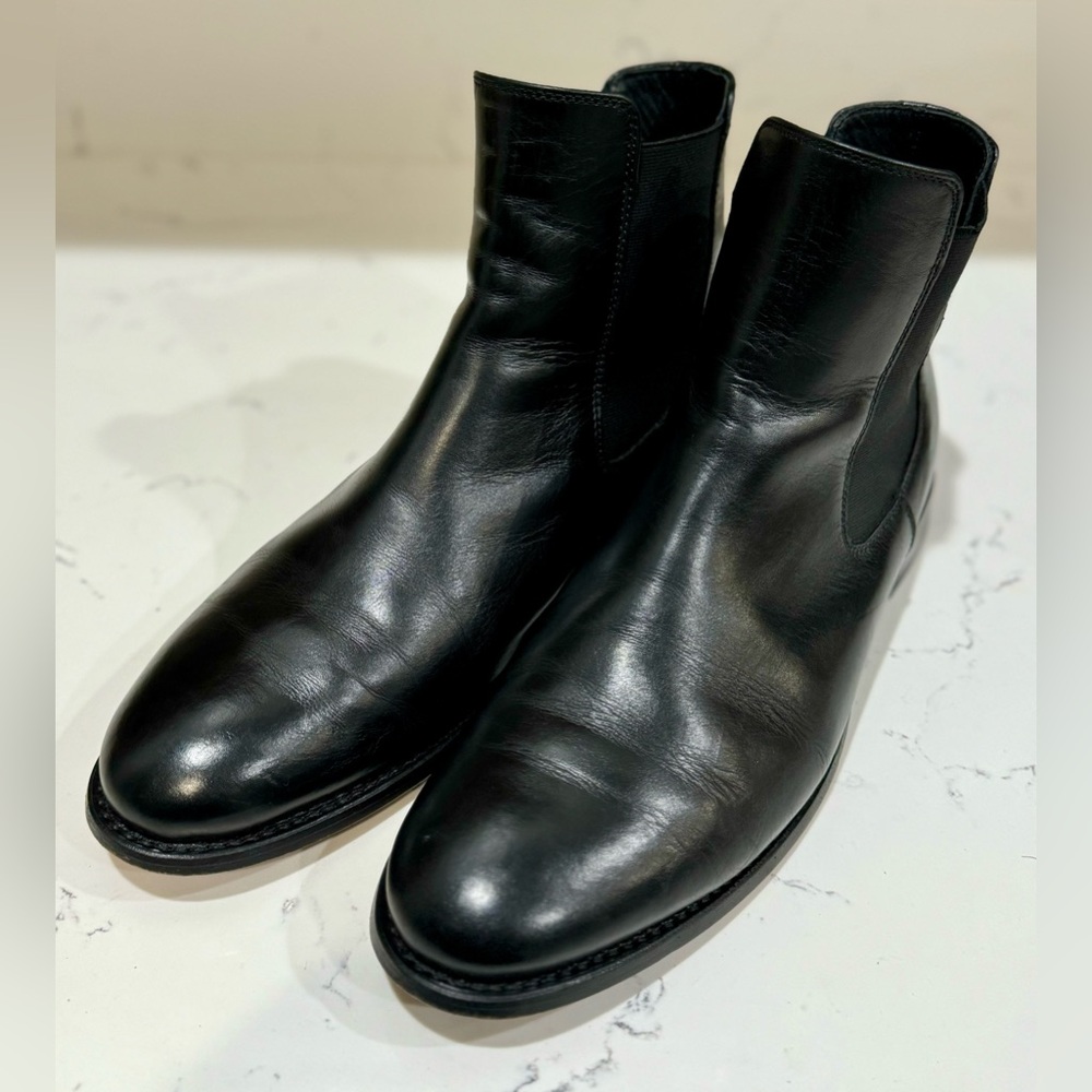 Thursday Boot Company Mens Black Chelsea Boot Size 10.5. Pre owned